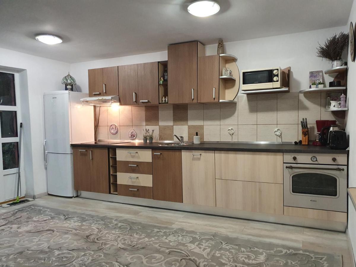 Casa Lucky 호텔 Rîşnov 외부 사진