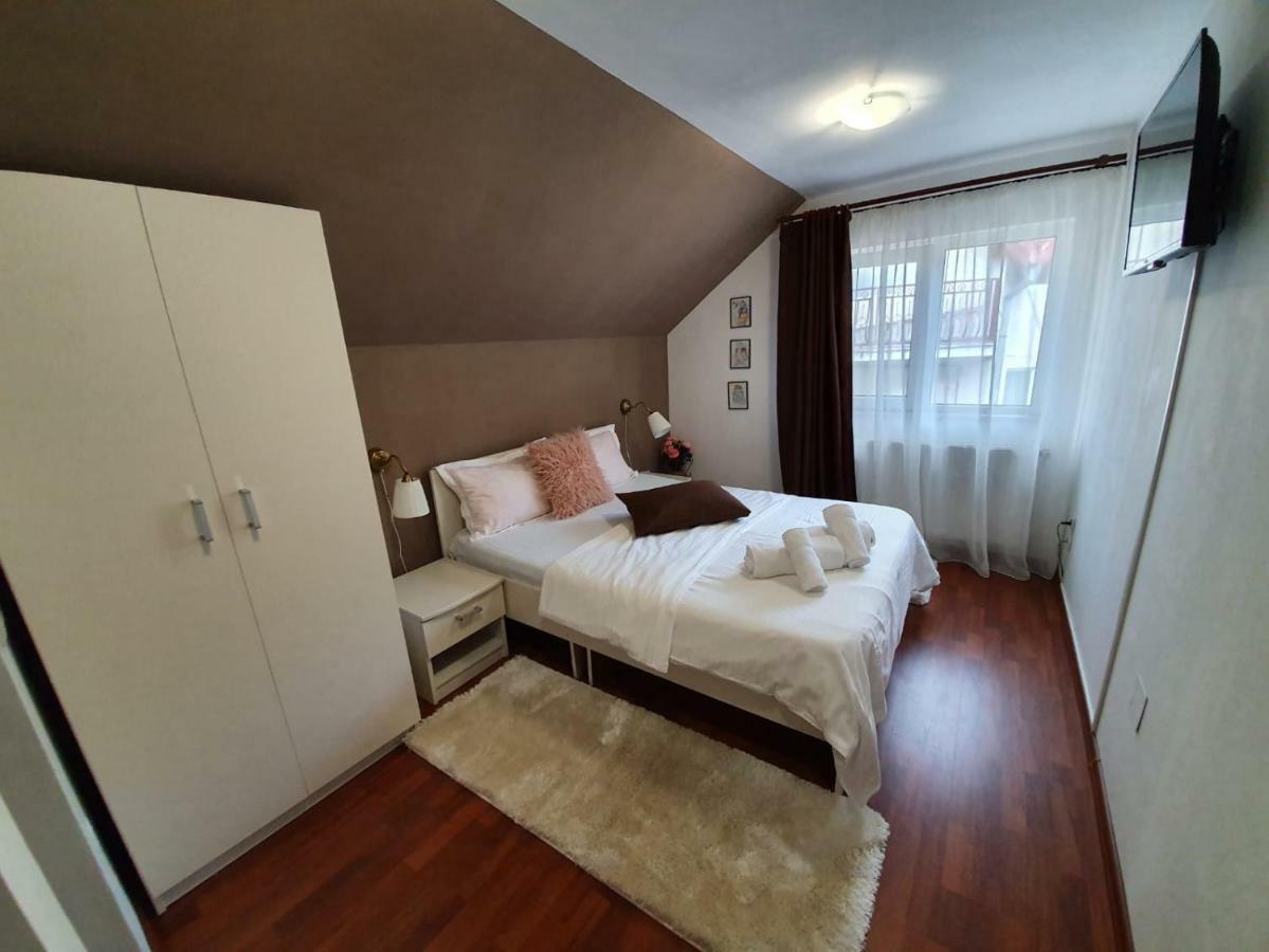 Casa Lucky 호텔 Rîşnov 외부 사진