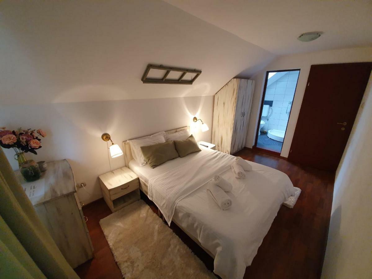 Casa Lucky 호텔 Rîşnov 외부 사진