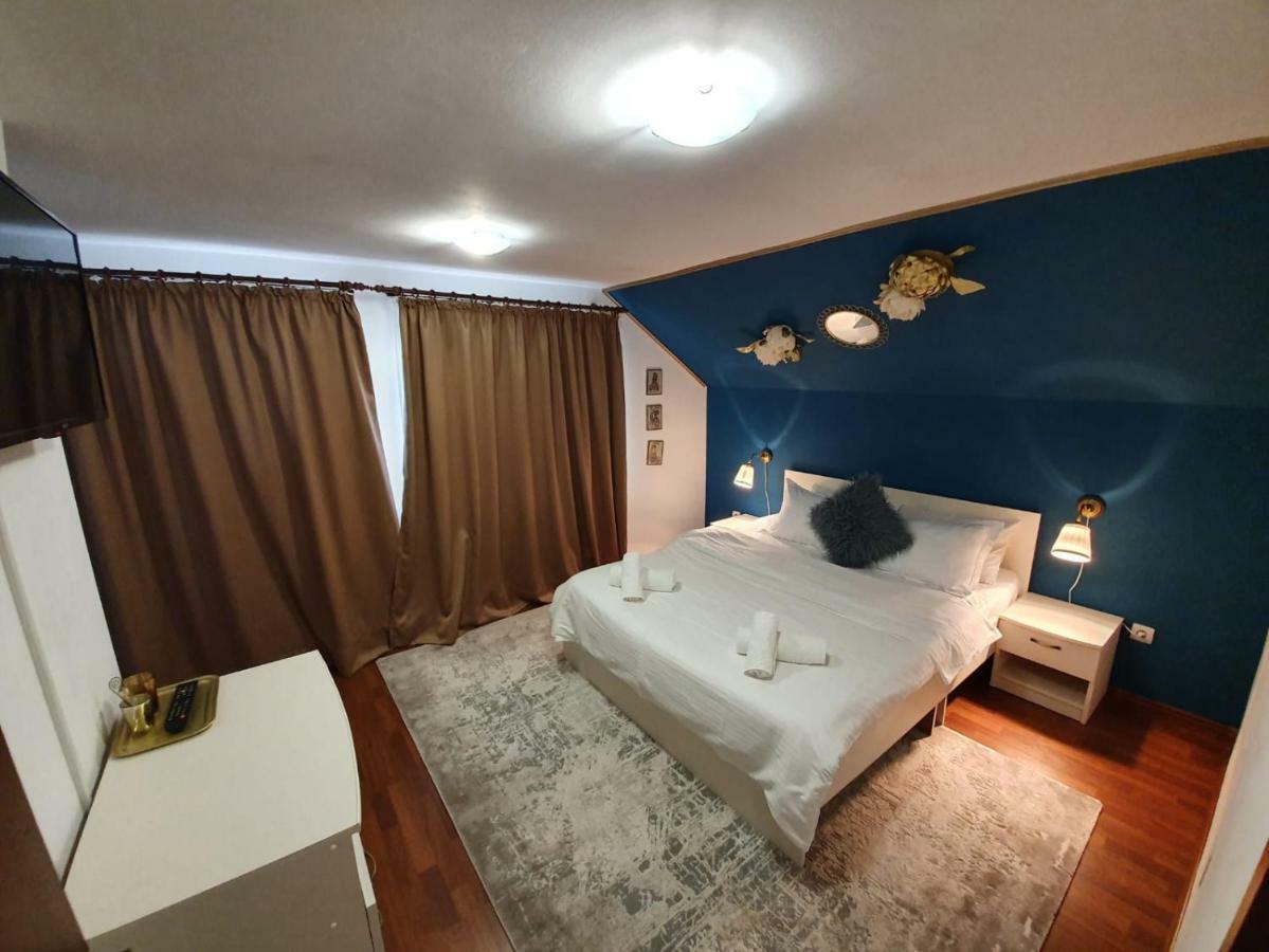 Casa Lucky 호텔 Rîşnov 외부 사진