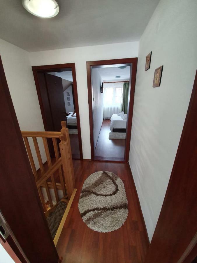 Casa Lucky 호텔 Rîşnov 외부 사진